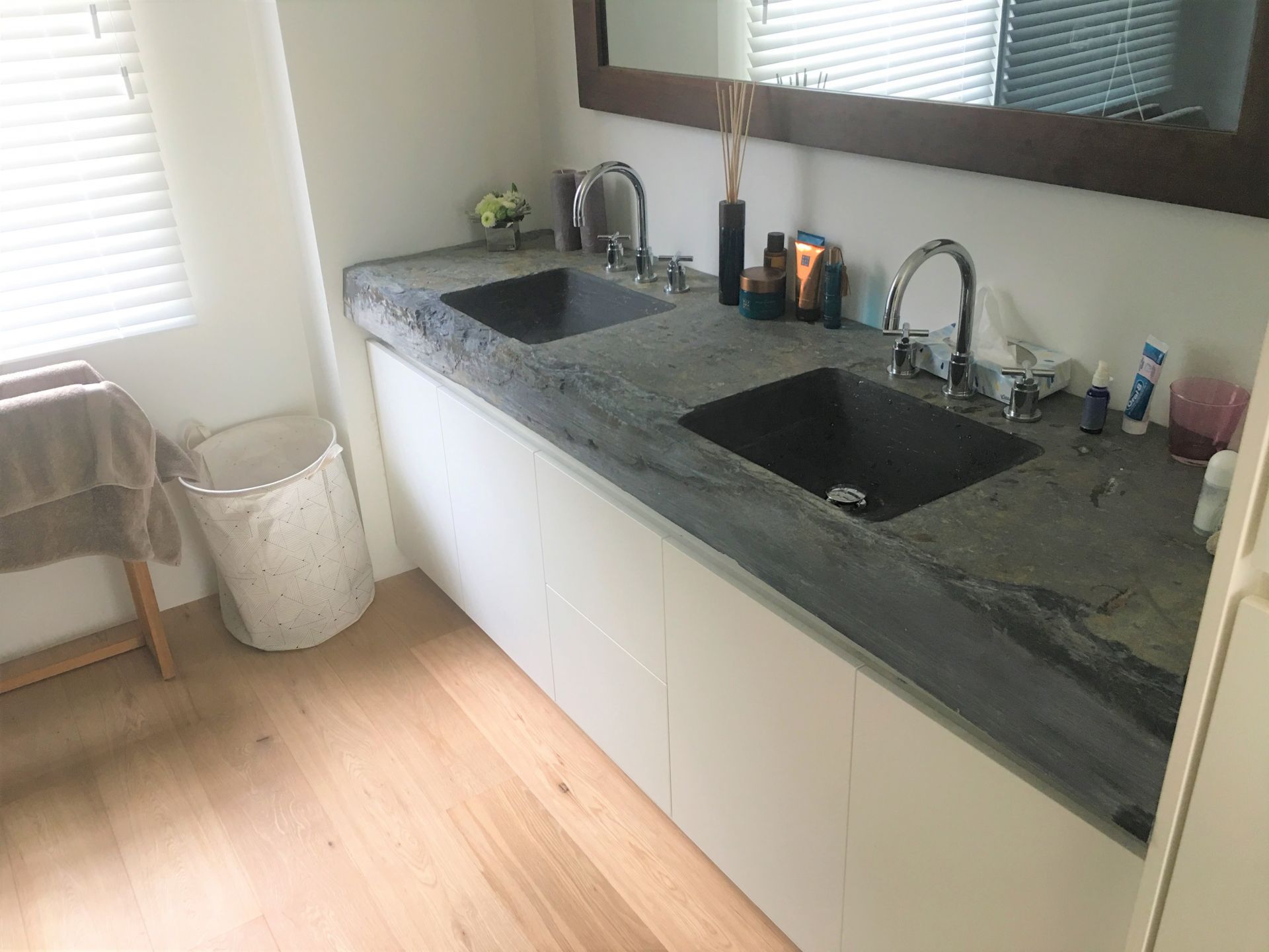evier salle de bain schiste brut marbre pierre