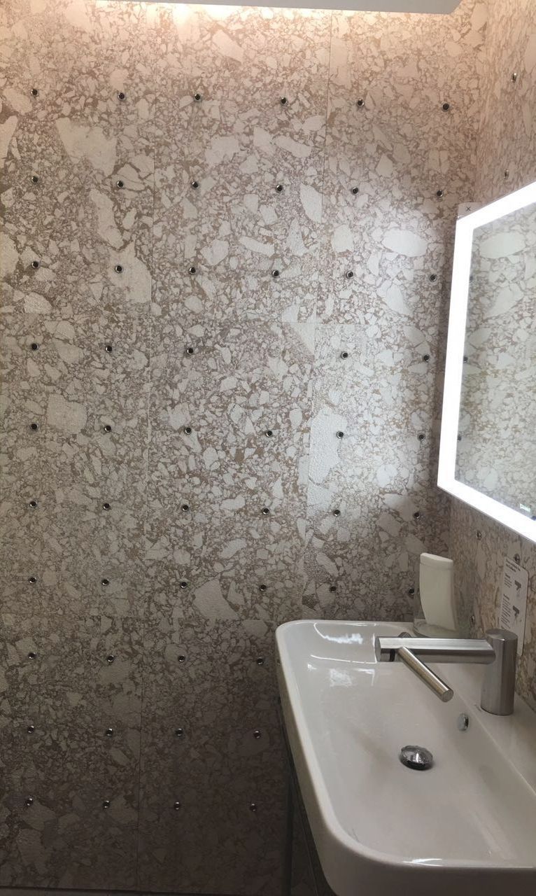 Toiletten met Breccia Gold
