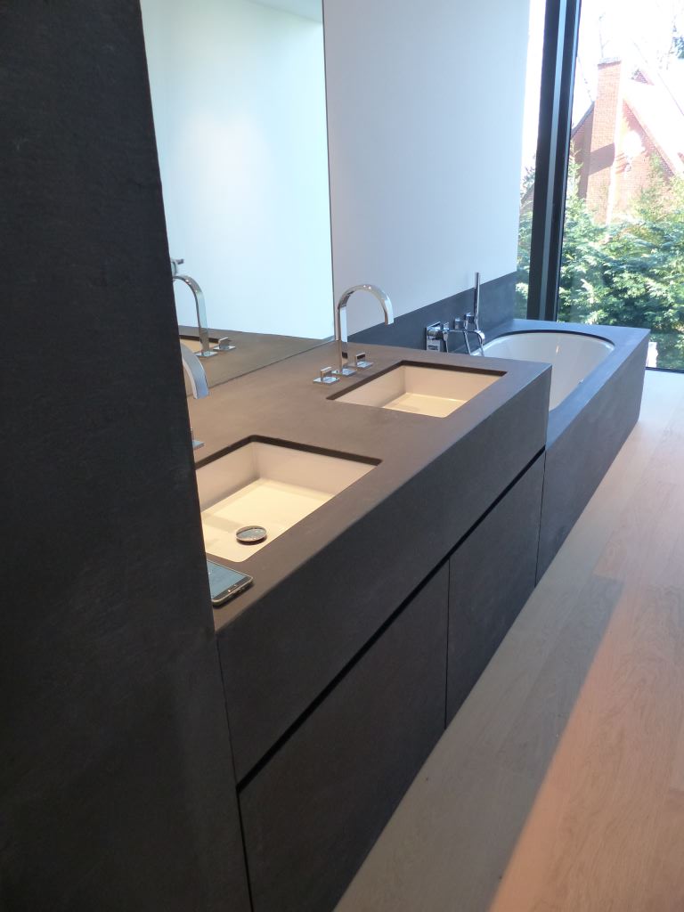 salle de bain en black slate marbre habillement bain