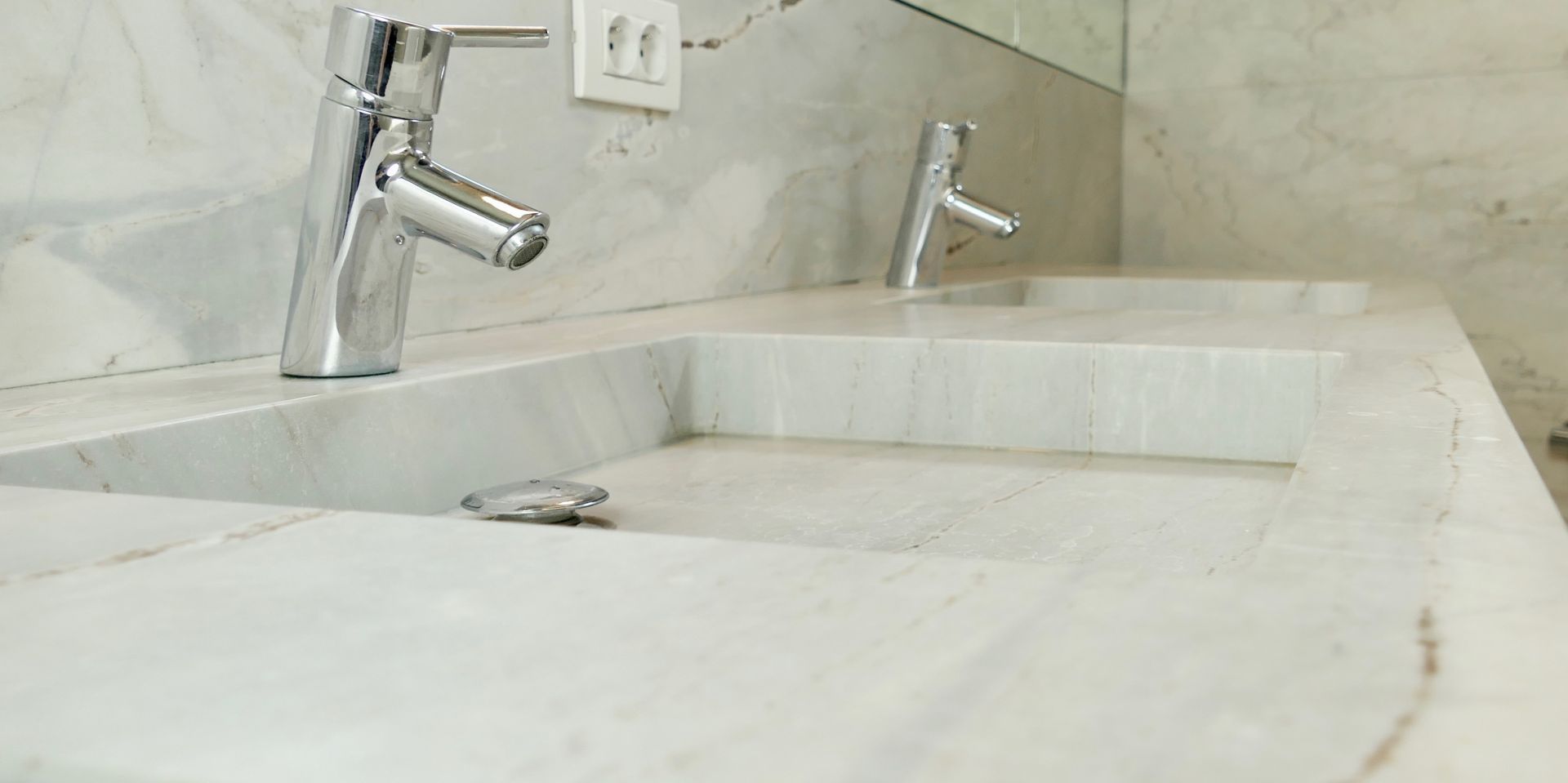 Bathroom with Palissandre
