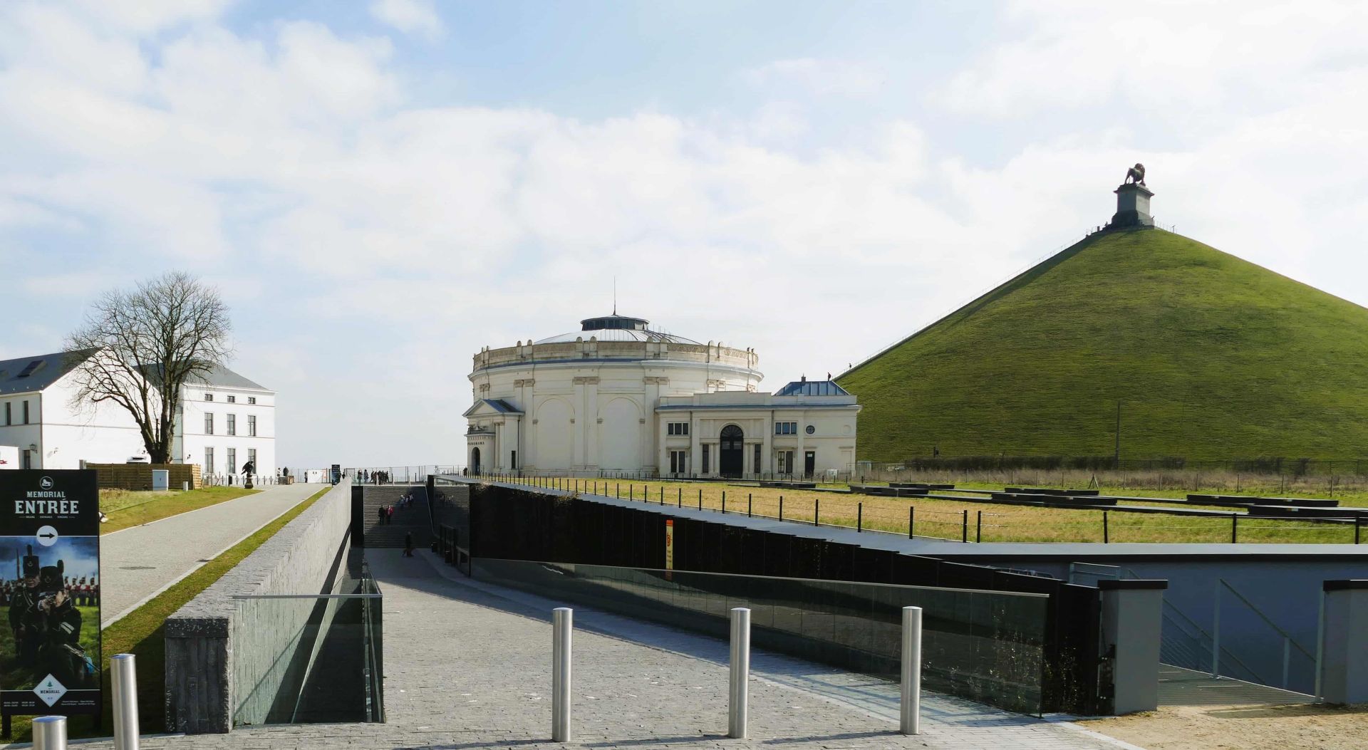 Pierre Bleue Memorial Waterloo
