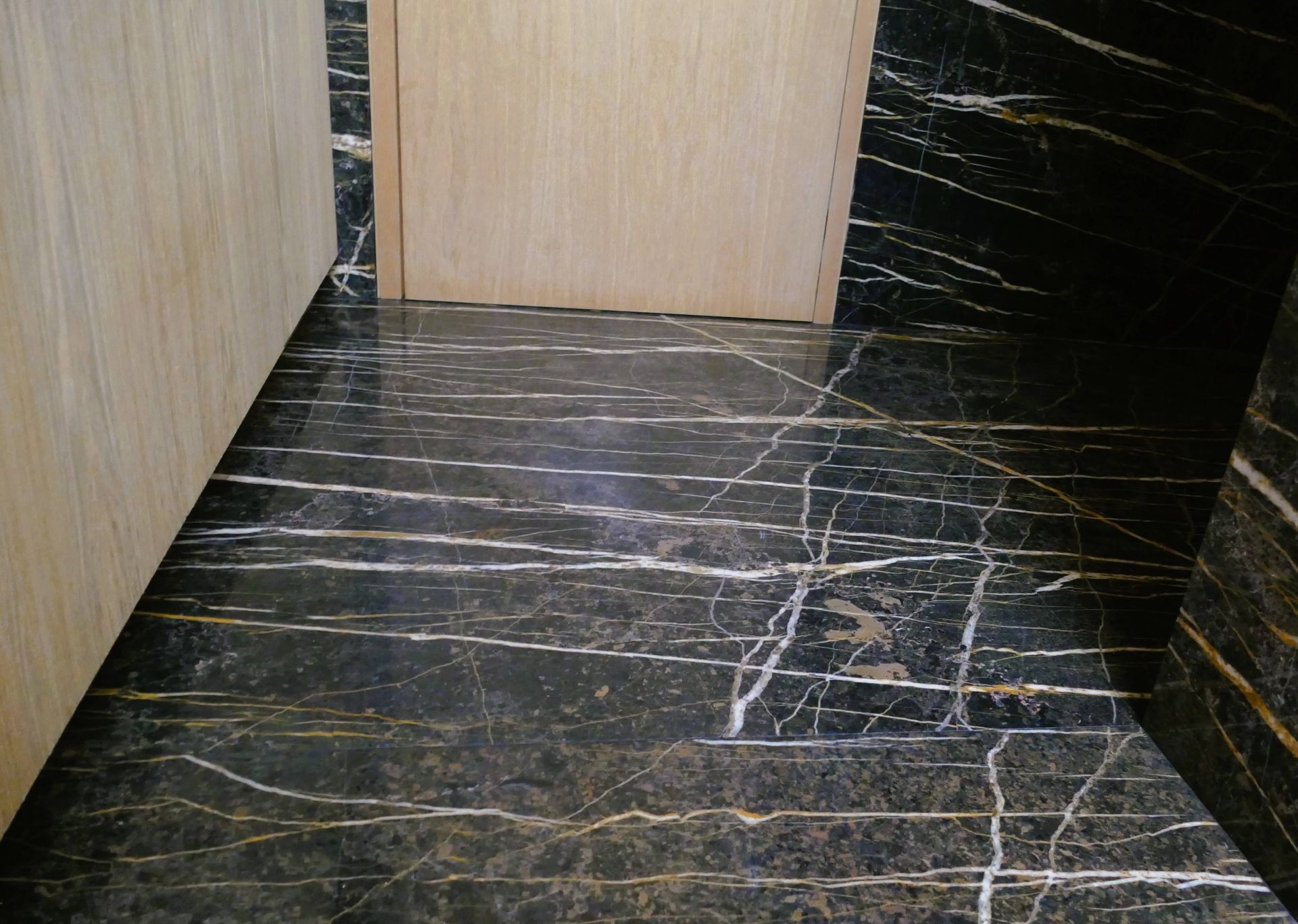 Toilet with Port Saint Laurent