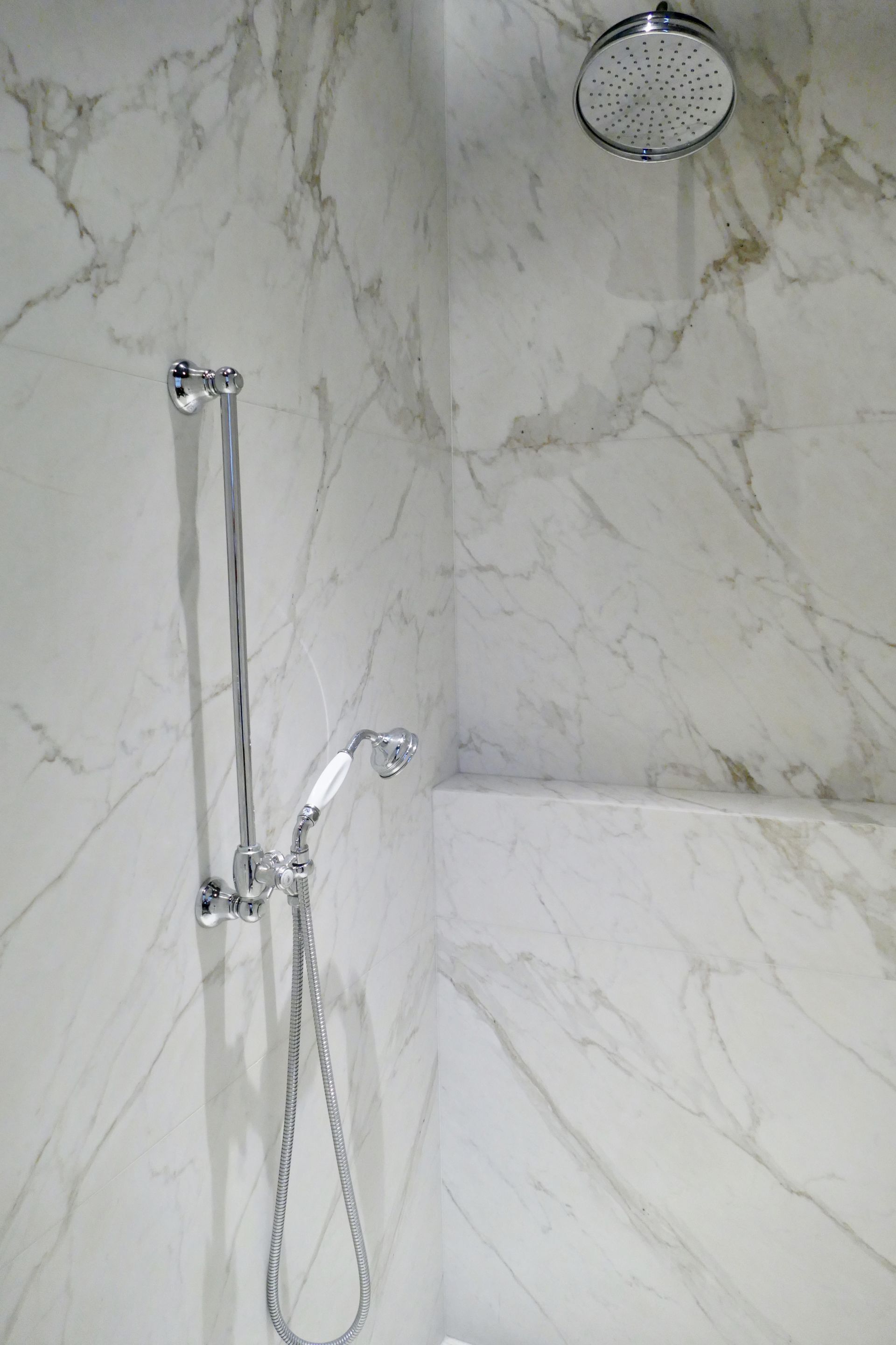 Douchekamer met Calacatta