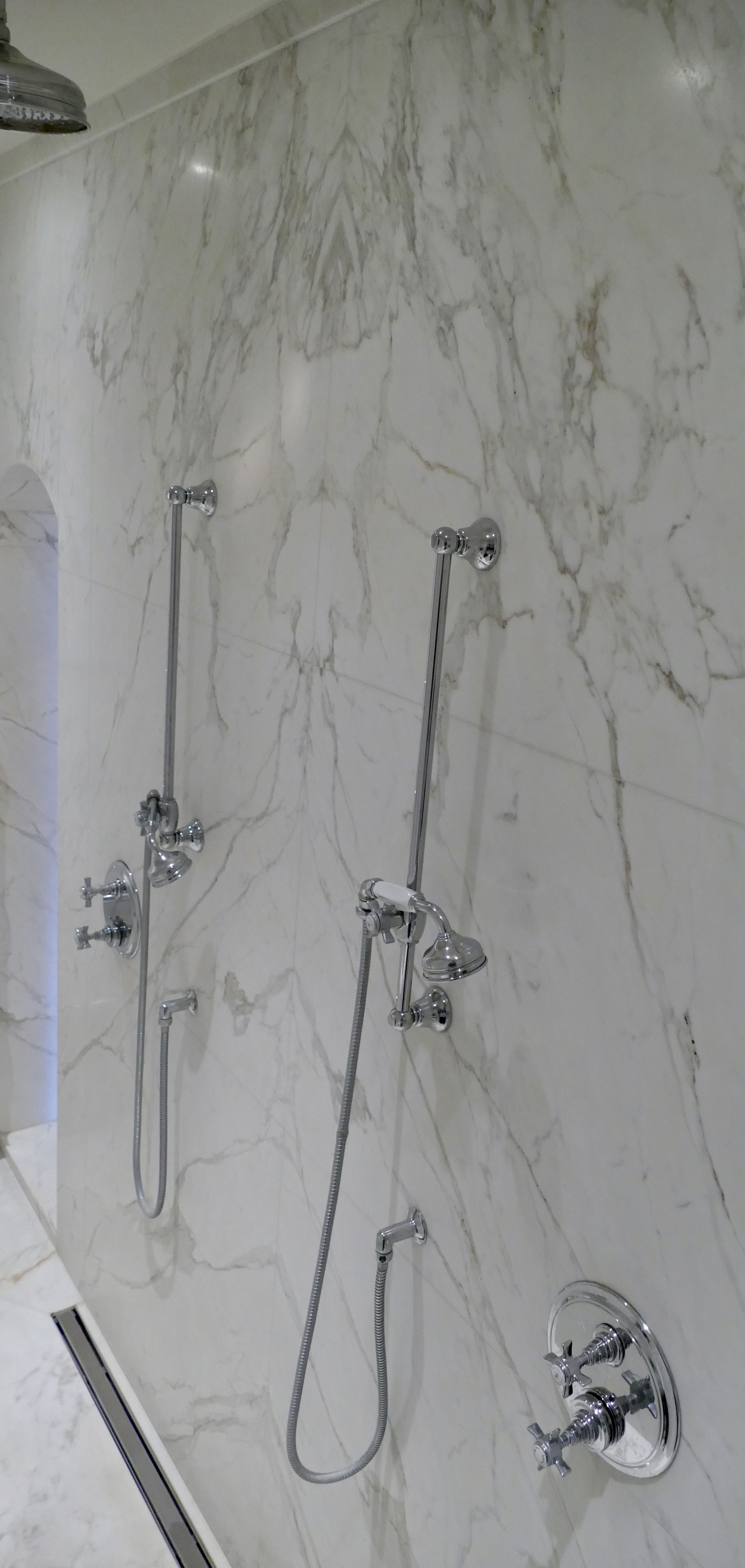 Salle de Douche en Calacatta bohême