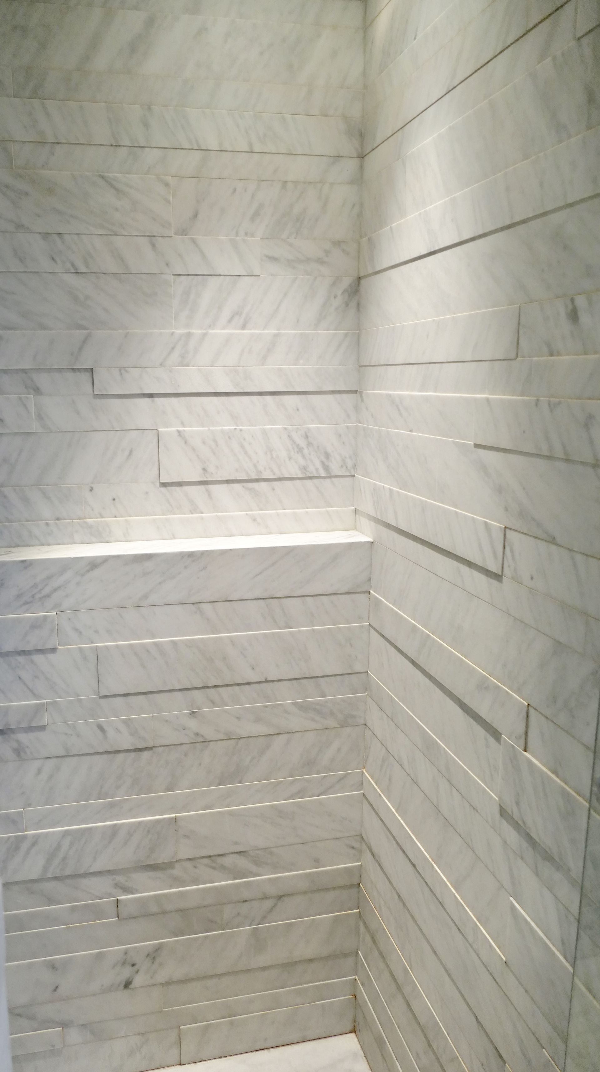 Showerroom Blanc de Carrare