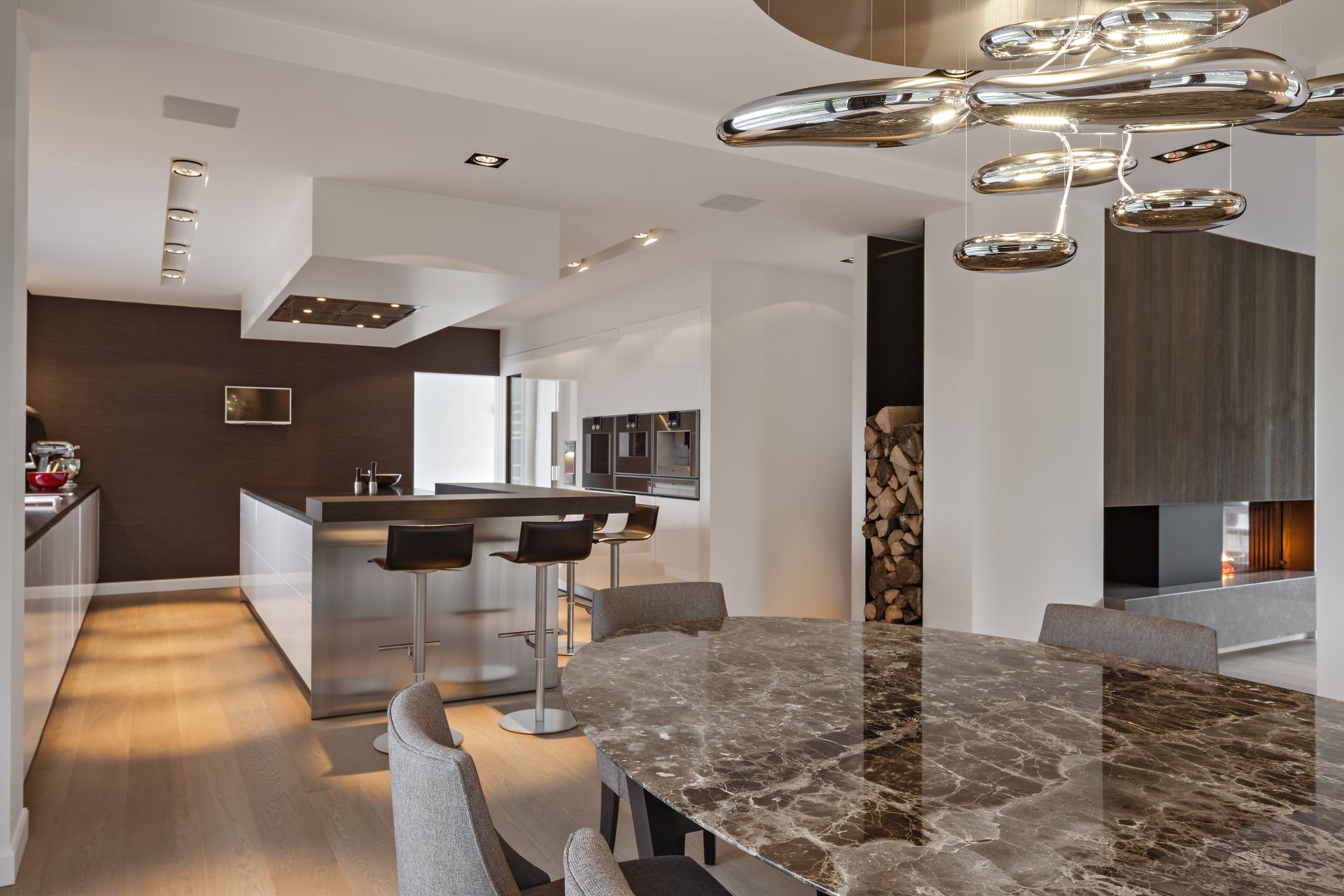 Table Maron Imperador Polished