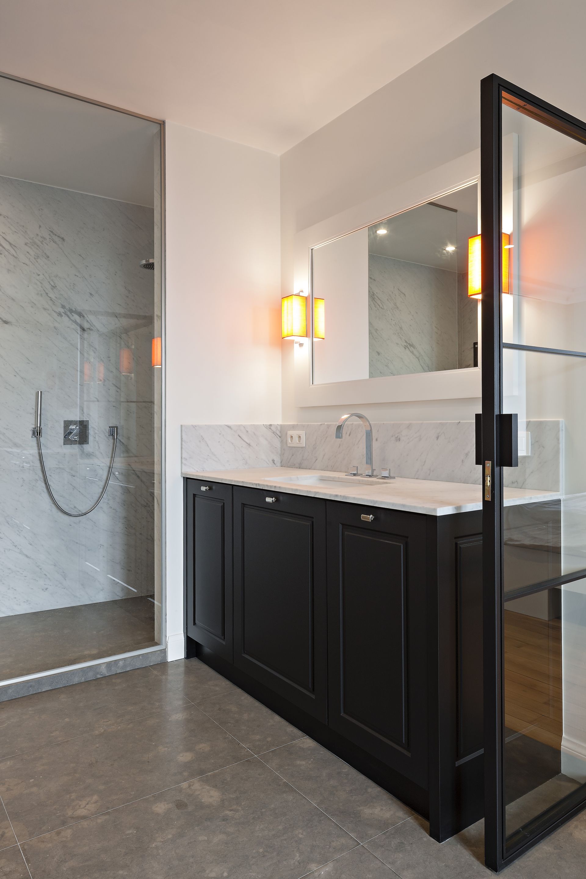 Bathroom with Azul Spring and Blanc de Carrare