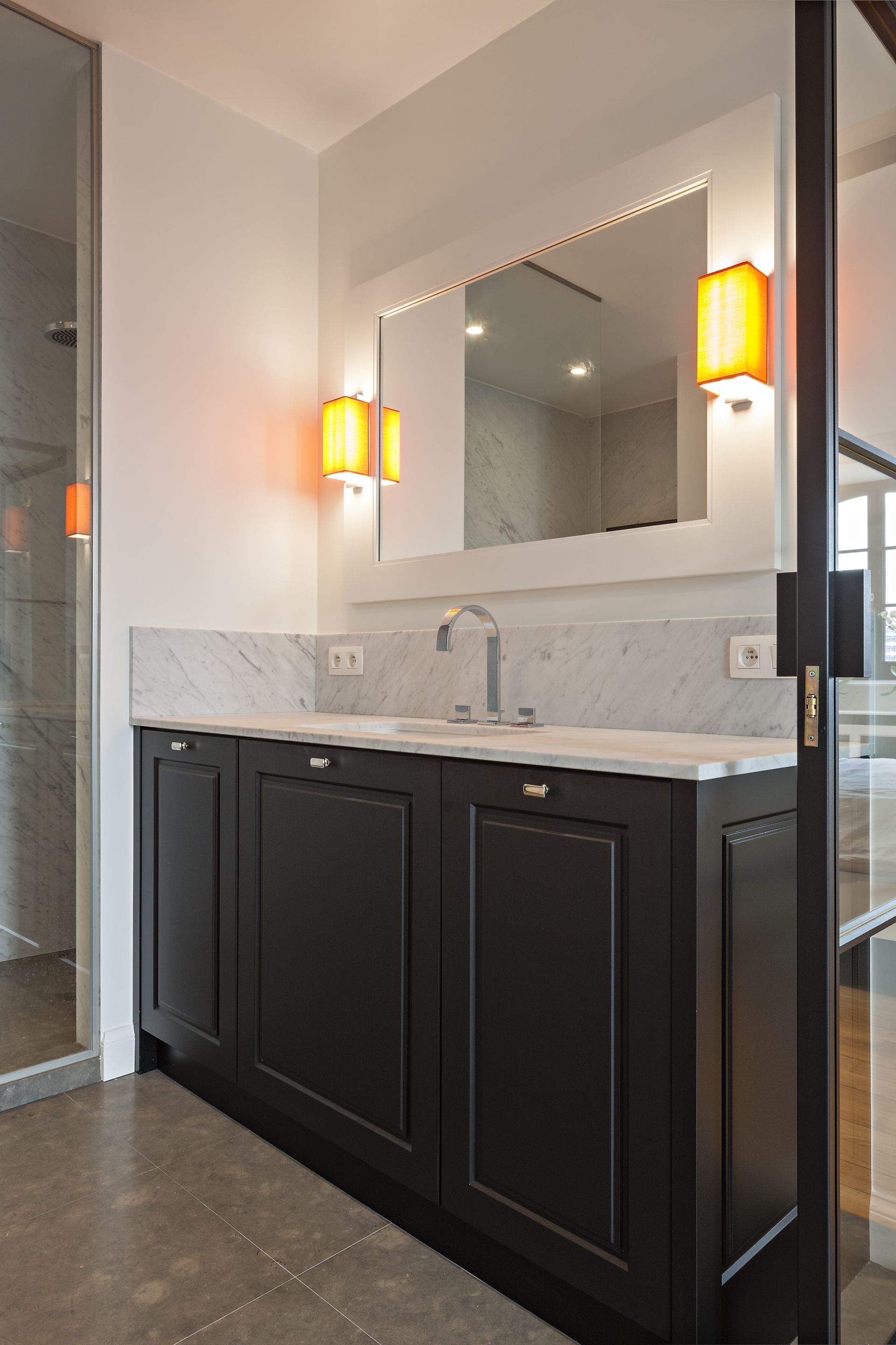 Bathroom with Azul Spring and Blanc de Carrare