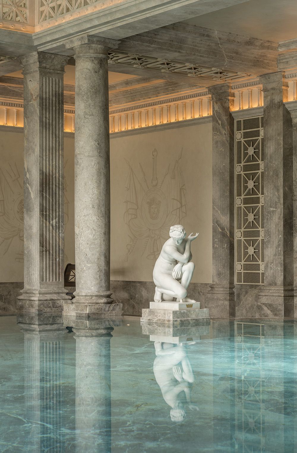 PISCINE ET DALLAGE EN FIORI DI BOSCO