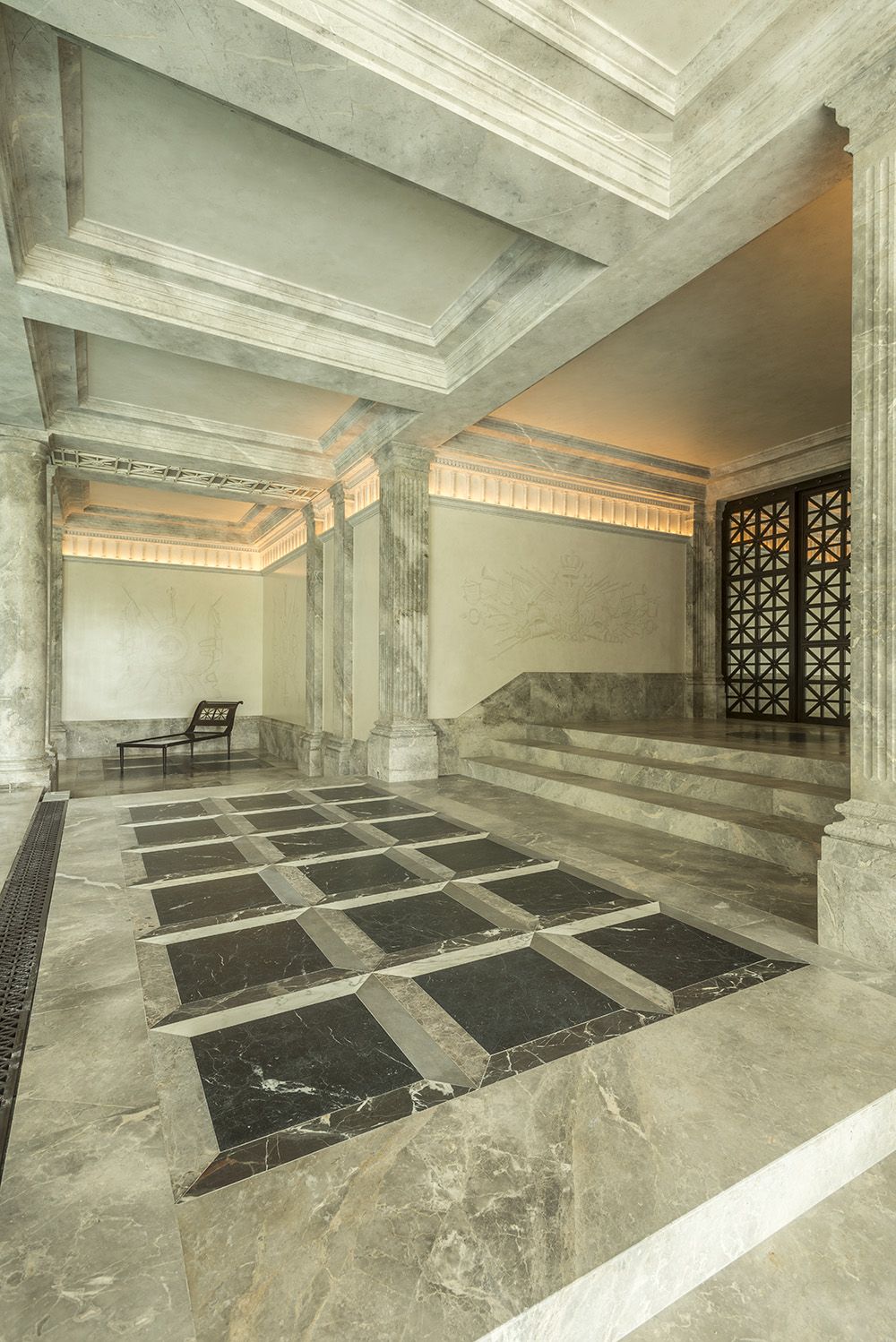 PISCINE ET DALLAGE EN FIORI DI BOSCO