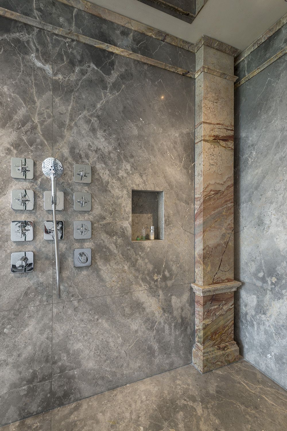 Salle de bain Sarrancolin