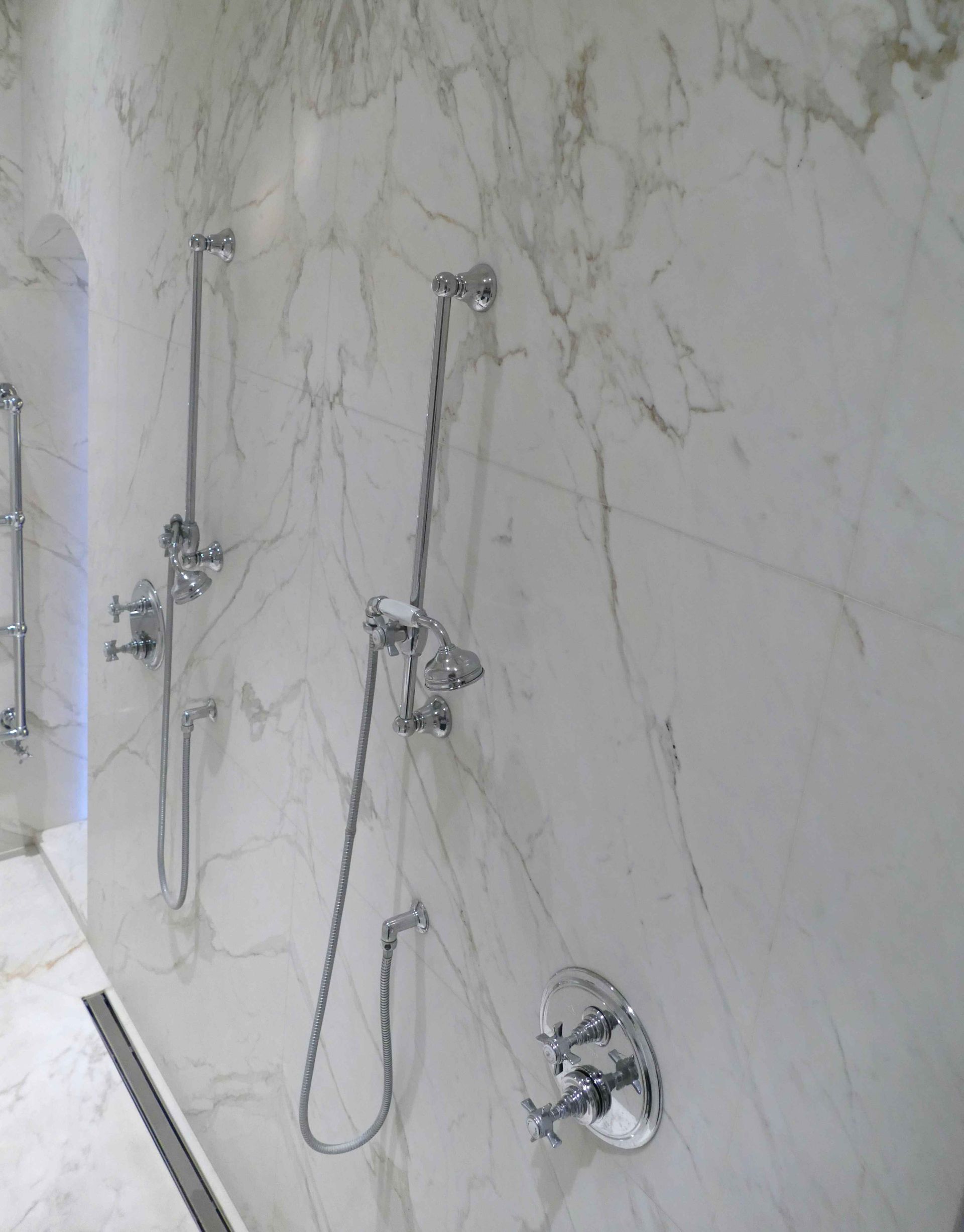 douche calacatta