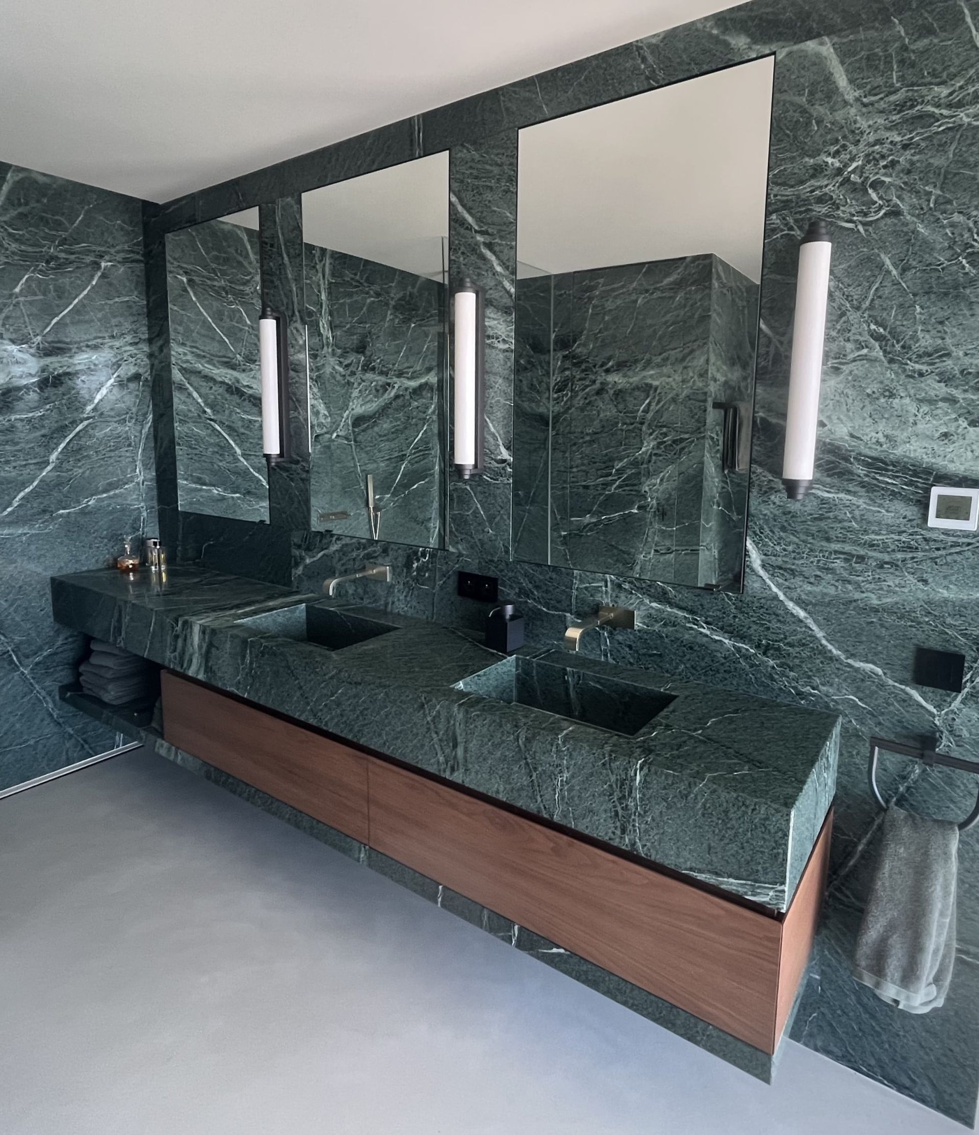 salle bain en vert tinos satiné